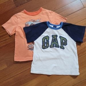 Set of 2 Boy's GAP shirts - 5T